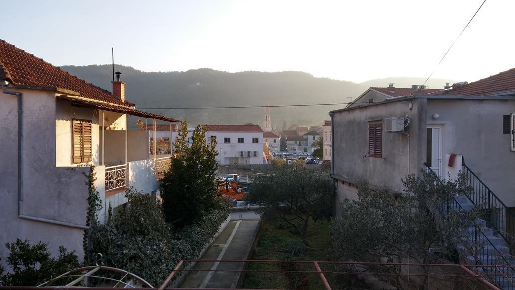 Apartments Srhoj Stari Grad  Exteriér fotografie