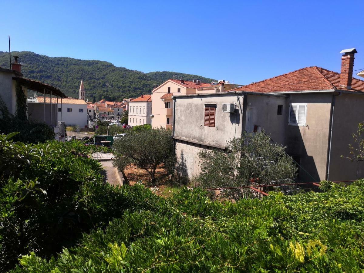 Apartments Srhoj Stari Grad  Exteriér fotografie