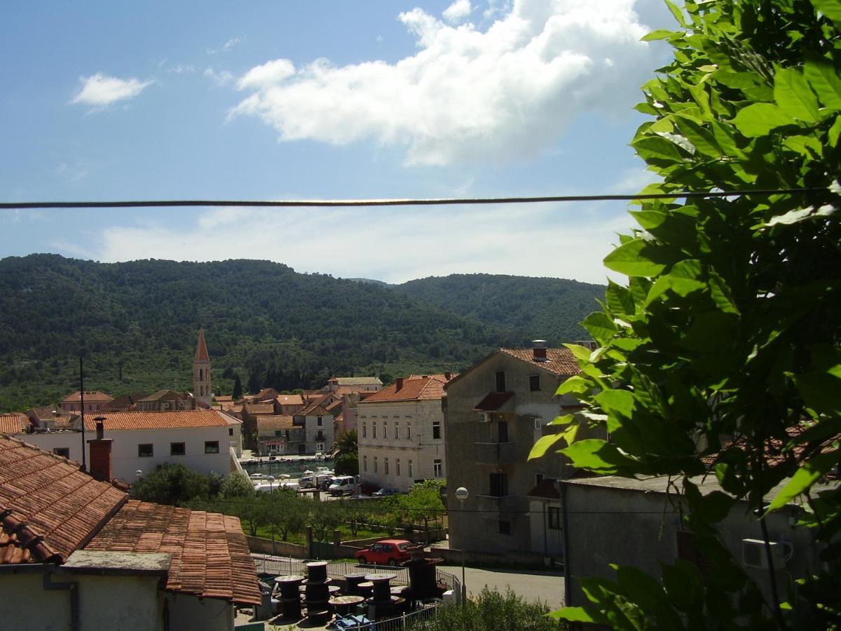 Apartments Srhoj Stari Grad  Pokoj fotografie